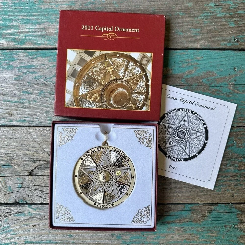 2011 Texas‎ State Capitol Ornament 3 Inch Gold Ornate with Original Box Pamphlet